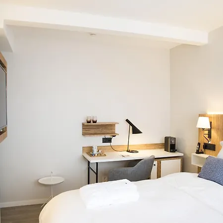 Abc Hotel